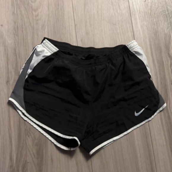Nike running shorts - Picture 1 of 2
